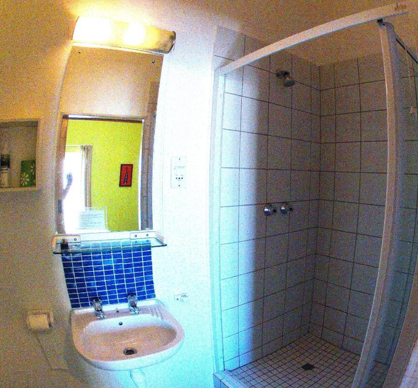 House On The Hill Hostel Кейптаун Стая снимка